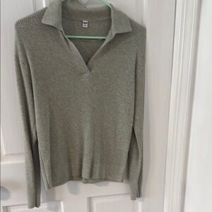 Uniqlo Women's V-Neck Sweater - Light Gray